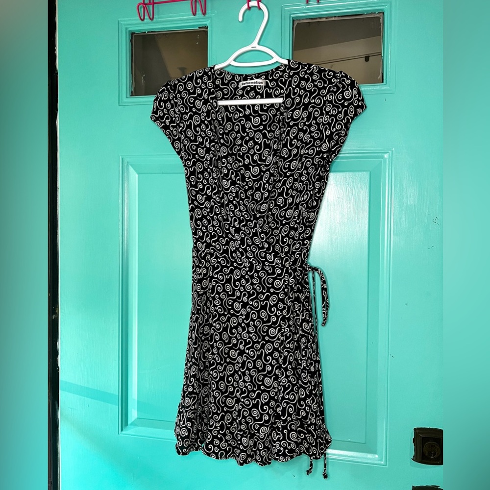 Reformation Short Sleeve Wrap Dress Size Medium.